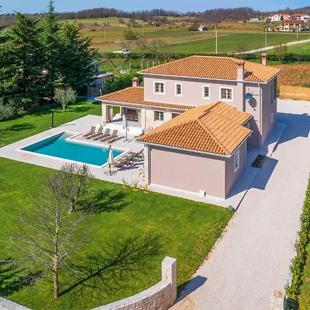 Holiday home Cami Grzici